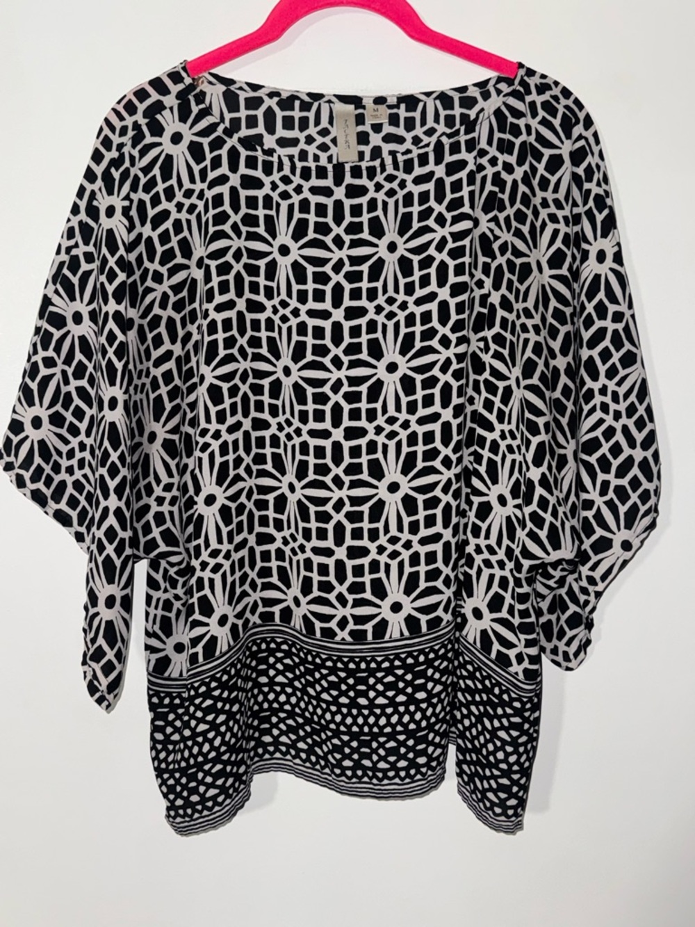 Tacera Black & White Geometric Print Women’s Top